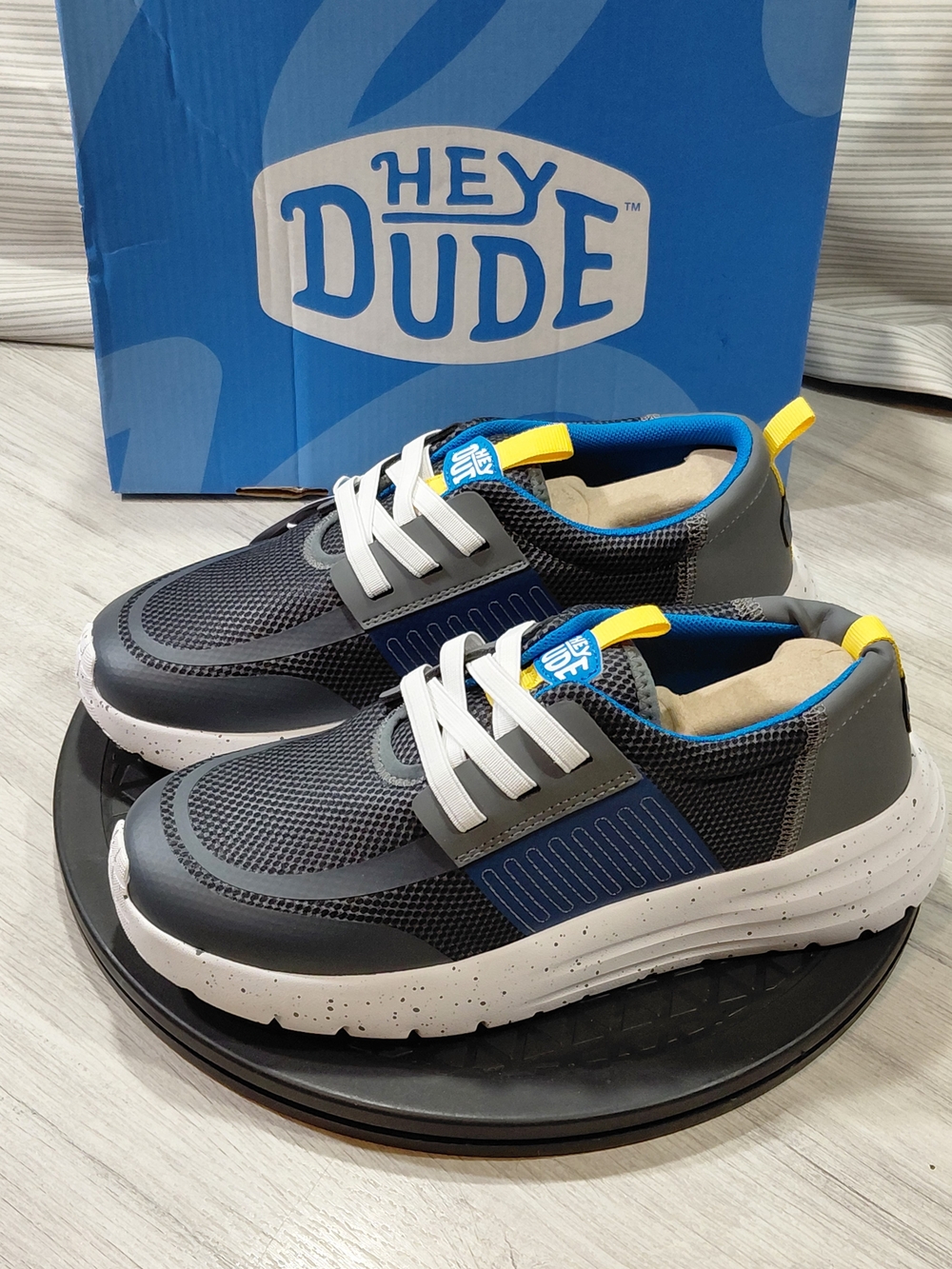 NWT Hey Dude Womens Sirocco Varsity Gray & Blue Casual Comfort Sneakers W8 J6